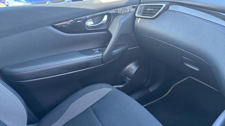 Nissan Qashqai 1.5 dCi 115 Acenta Premium 5dr Diesel Hatchback